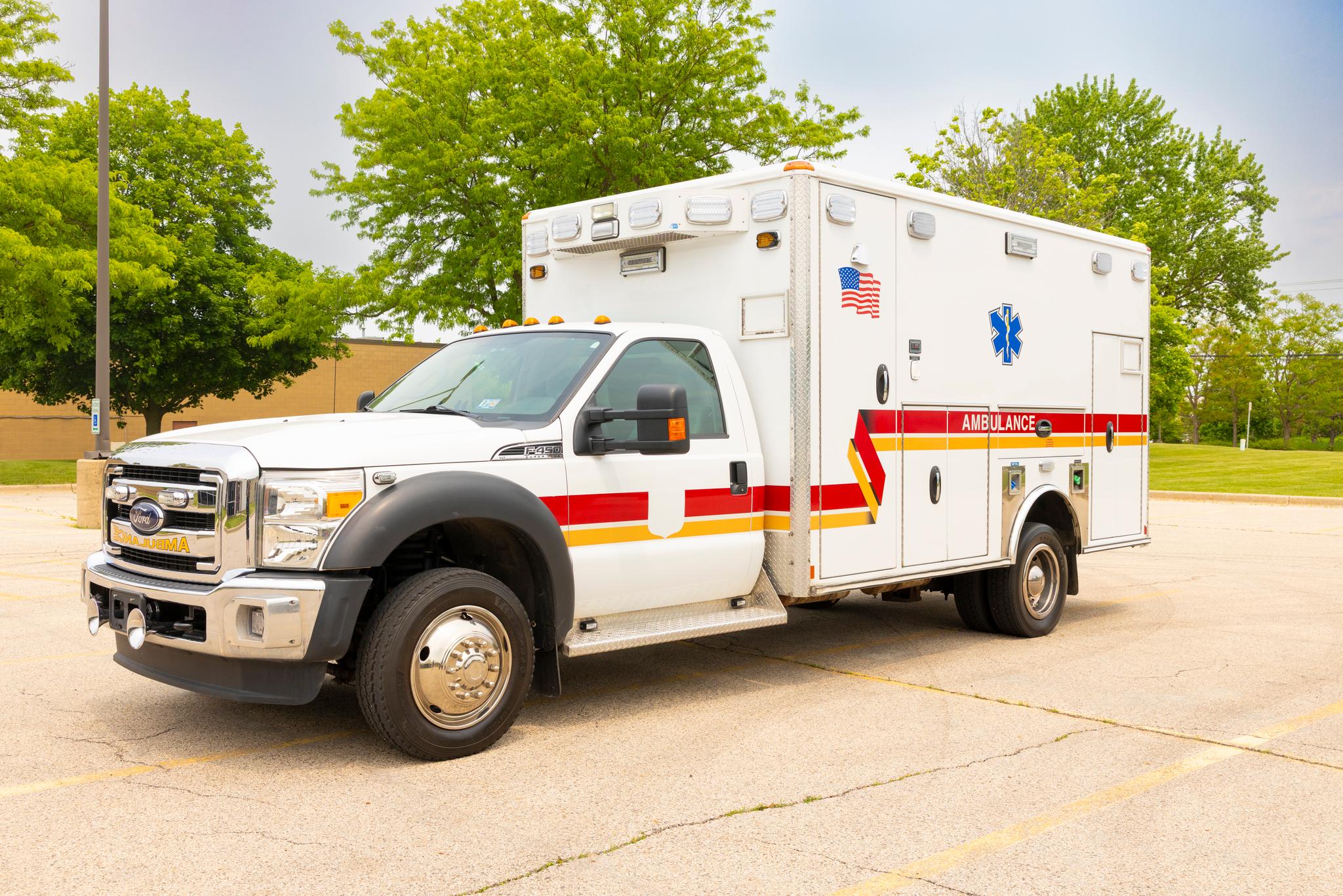 2014 Ford F-450 4x4 Type I - image 1