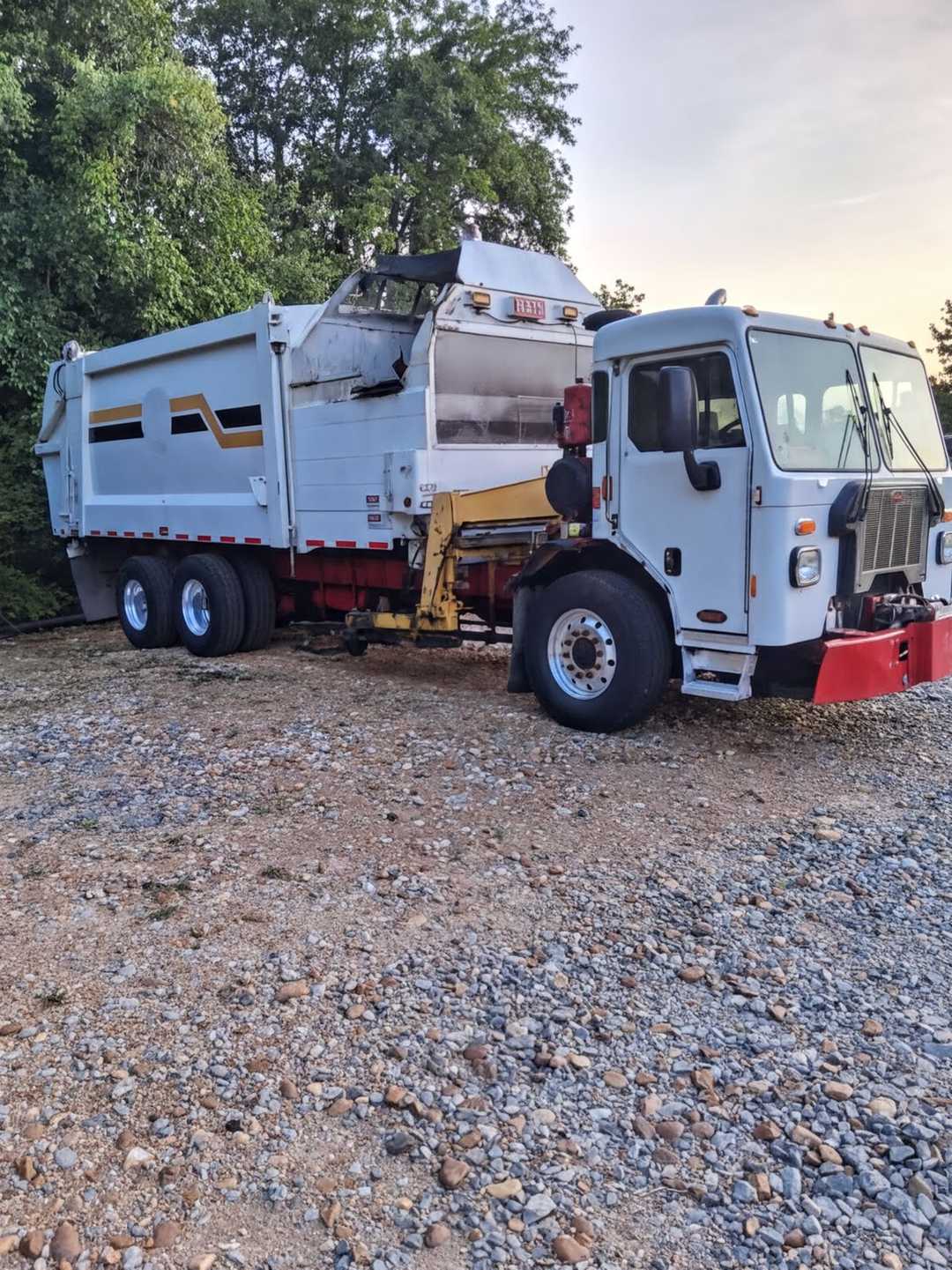2019 Peterbilt Heil Automated Side Loader