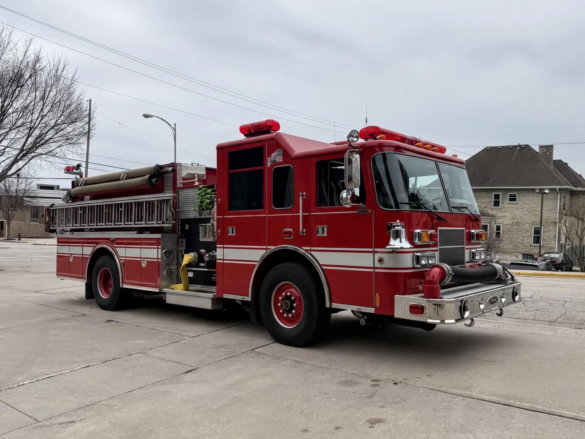 1999 Pierce Saber Pumper Tanker - image 1