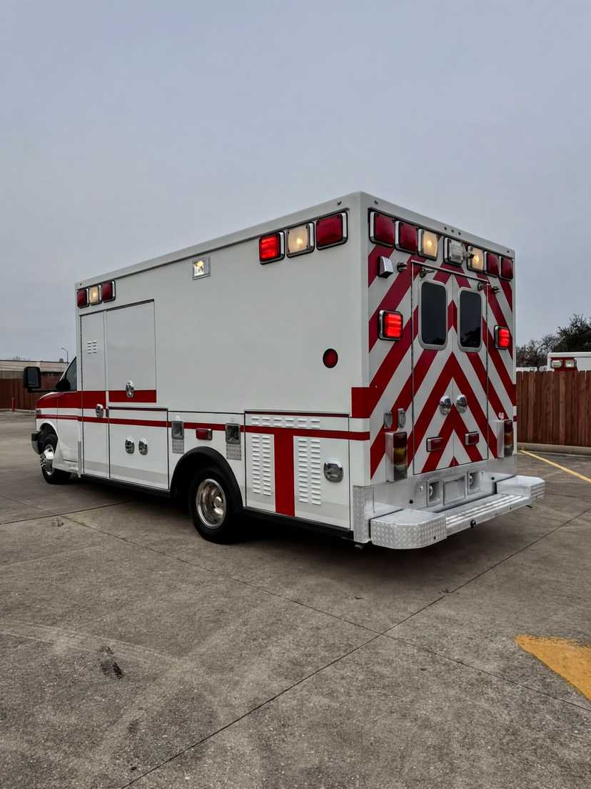 2016 Taylor Made Chevrolet Type III Ambulance — photo 3