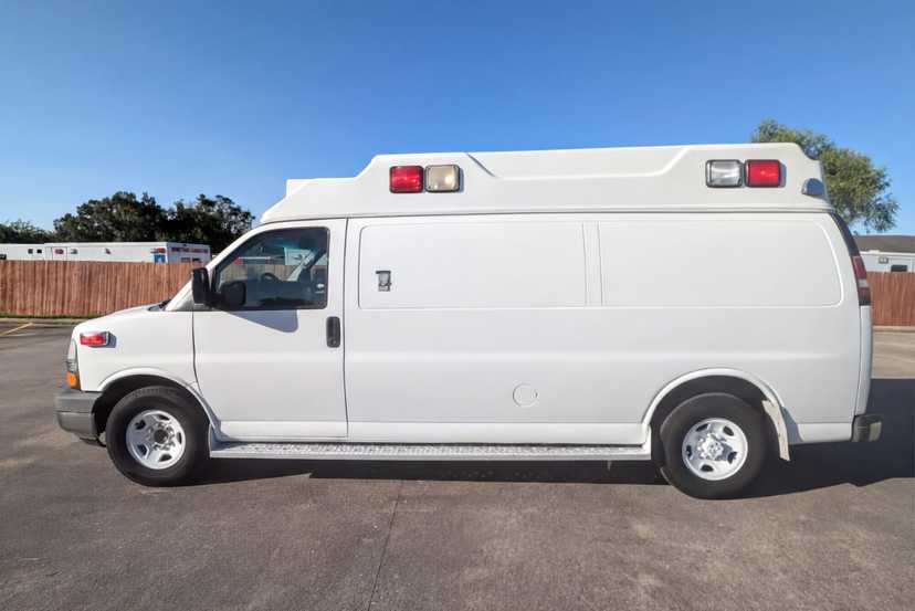 2012 Wheeled Coach Chevrolet Type II Ambulance — photo 2