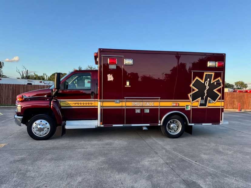 2009 MedTec Chevrolet Type I Ambulance — photo 2