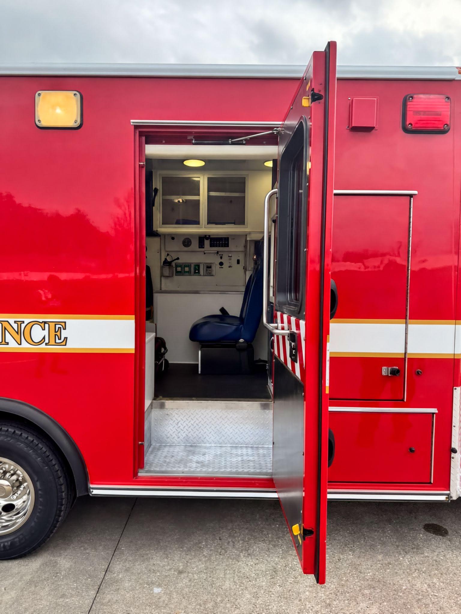 2011 Wheeled Coach Chevrolet Type III Ambulance - image 22