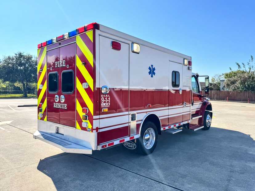 2016 Braun Freightliner Type I Ambulance — photo 5
