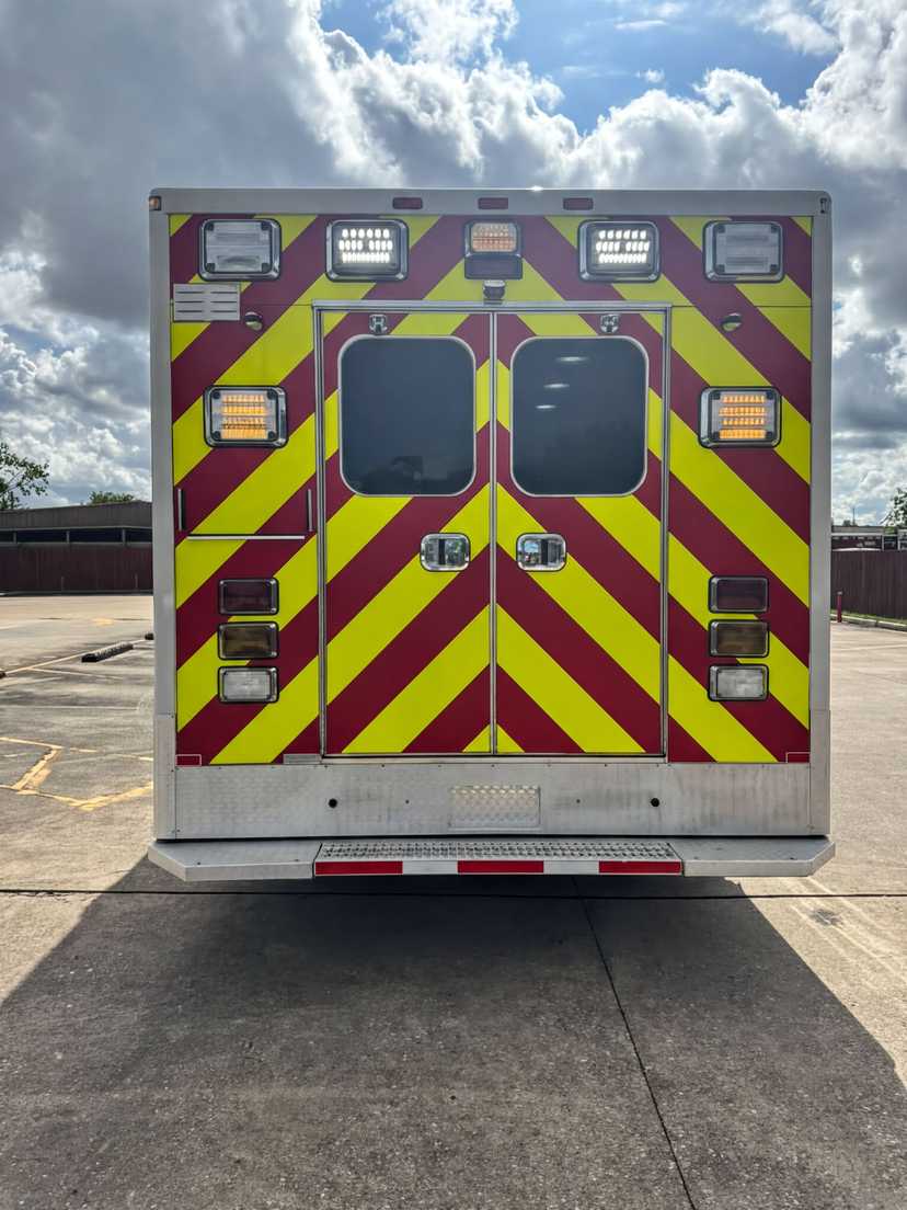 2015 AEV Chevrolet Type III Ambulance — photo 4