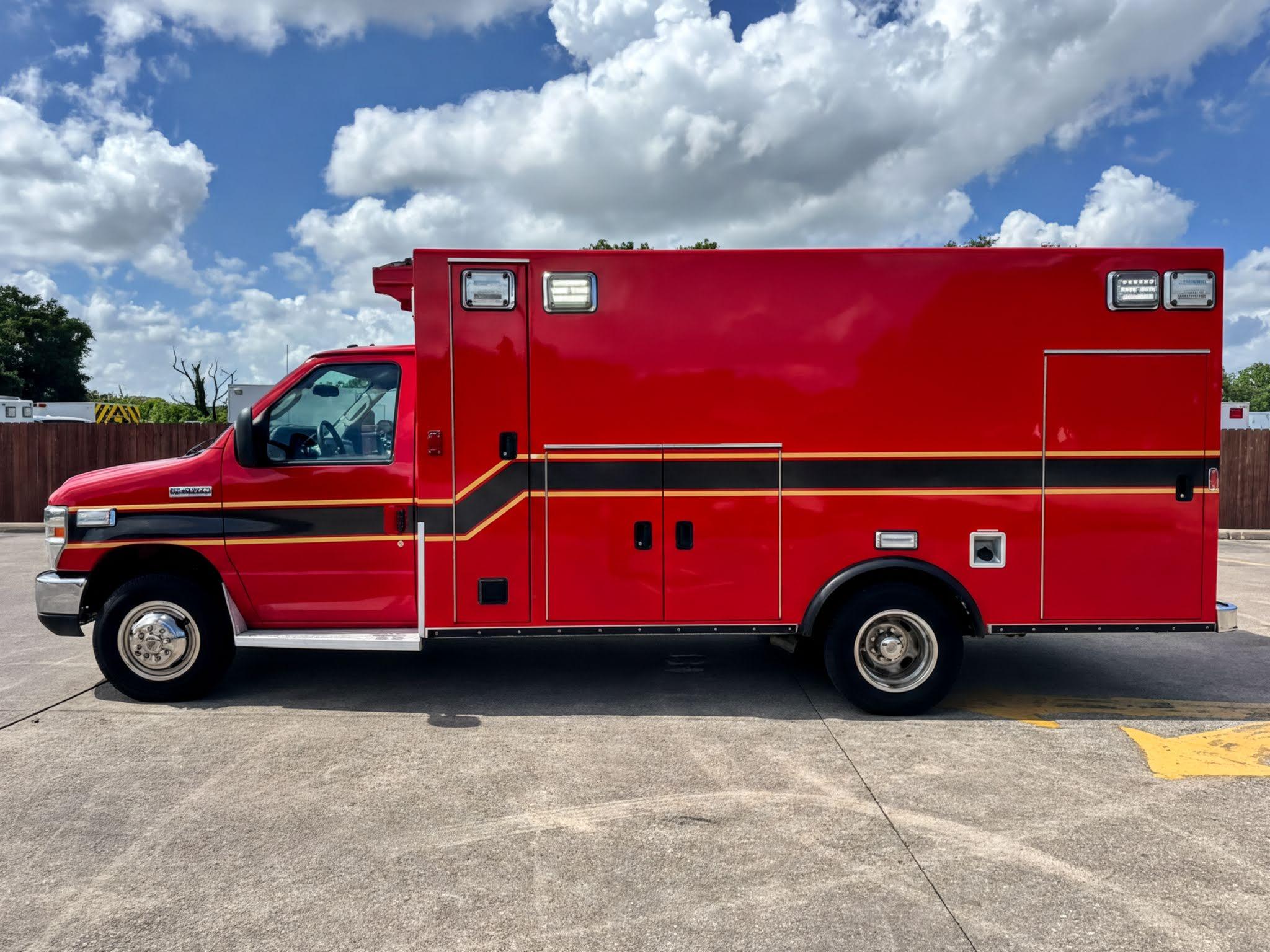 2016 Braun Ford Type III Ambulance - image 2