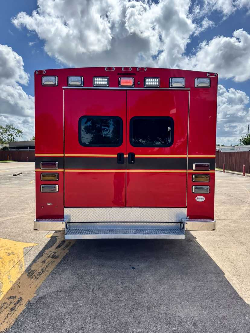 2016 Braun Ford Type III Ambulance — photo 4