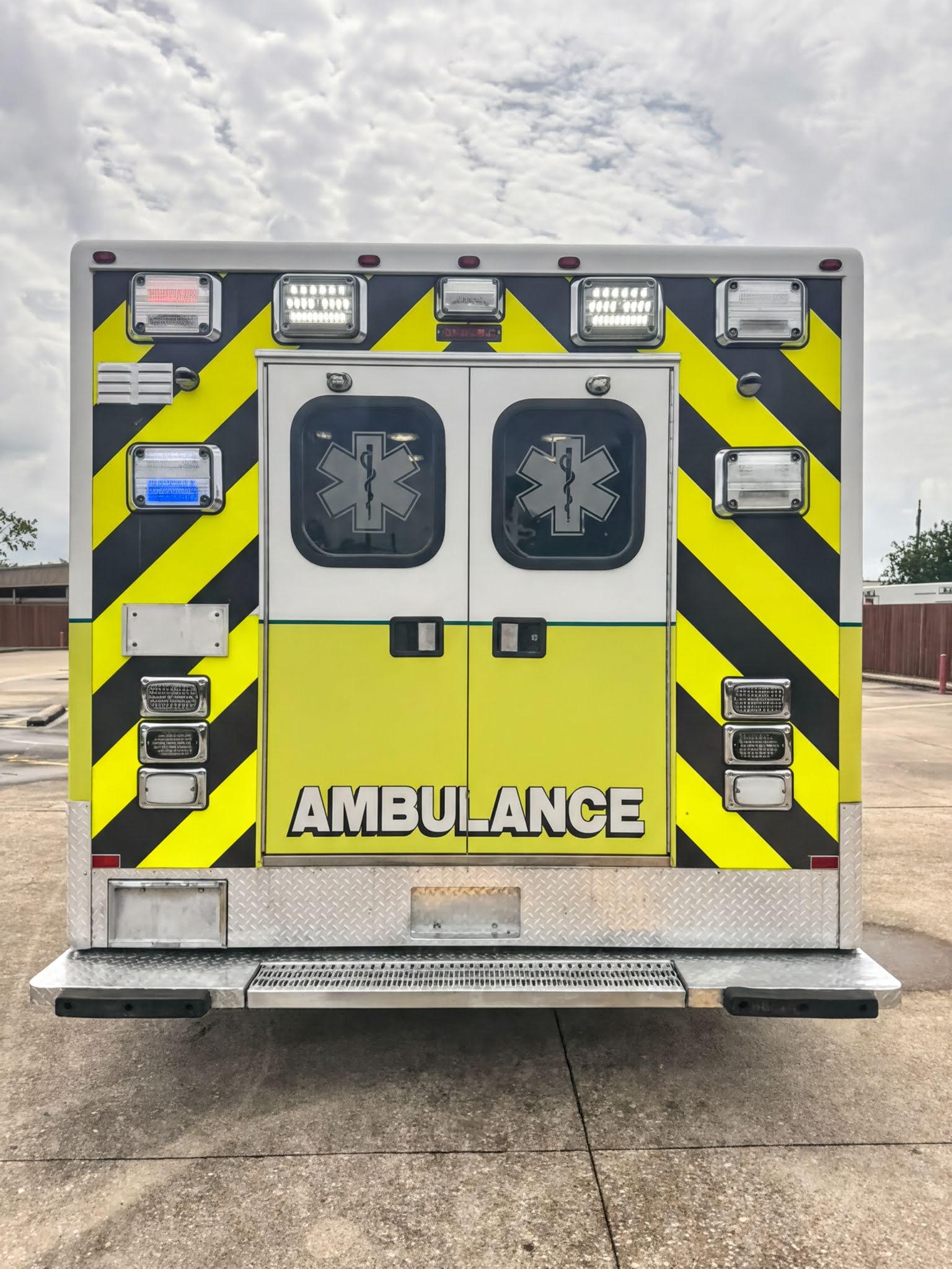 2016 PL-Custom Ford Type III Ambulance - image 4