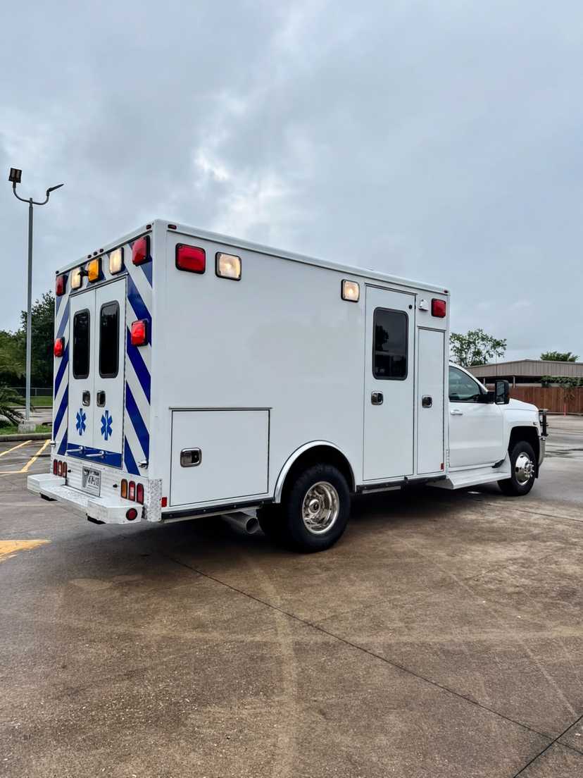 2019 Wheeled Coach Chevrolet 4x4 Type I Ambulance — photo 5
