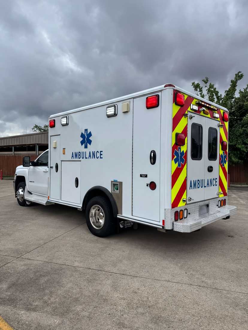2018 REV Chevrolet Type I Ambulance — photo 3