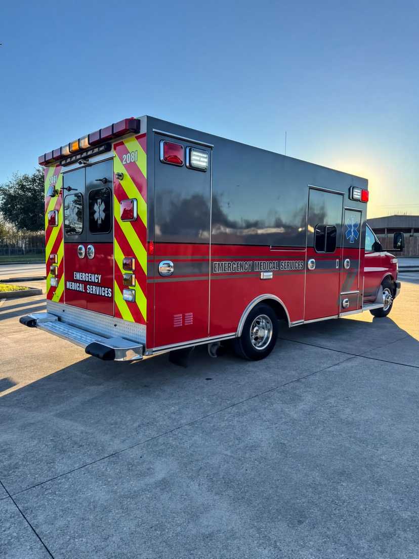 2012 Braun Chevrolet Type III Ambulance — photo 5