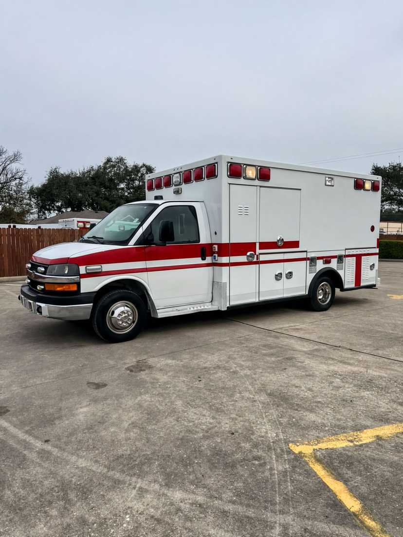 2016 Taylor Made Chevrolet Type III Ambulance