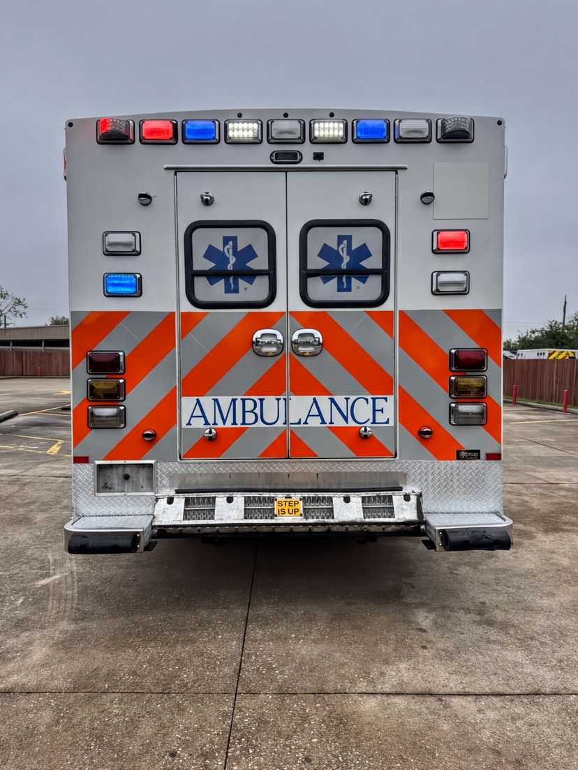 2016 Braun Ford Type I Ambulance — photo 4