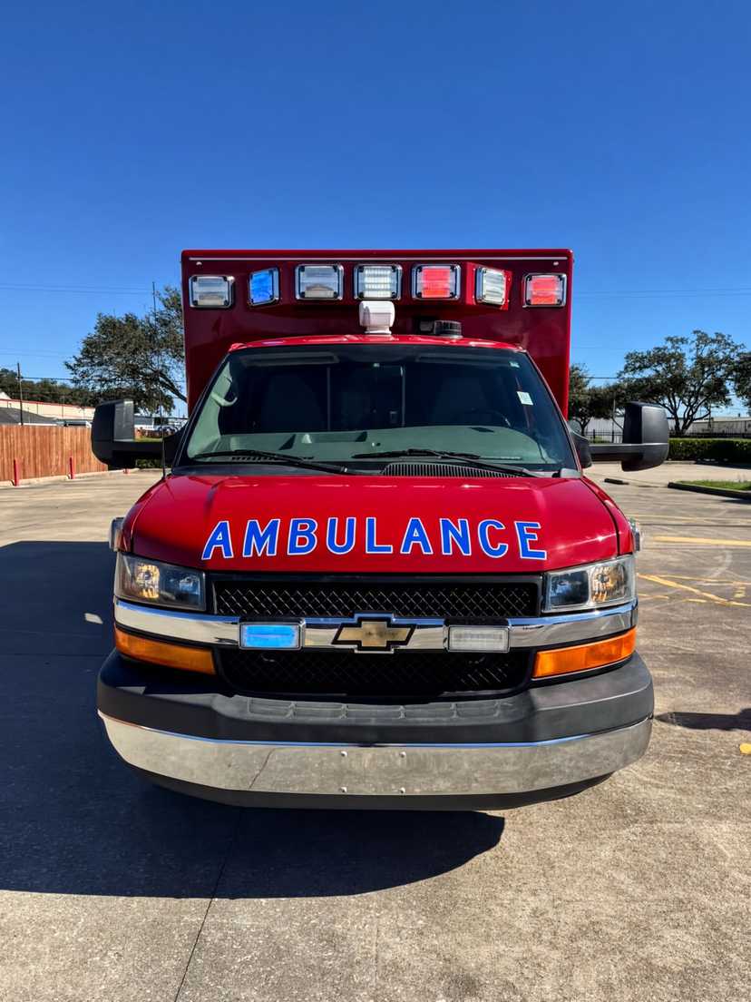 2014 Road Rescue Chevrolet Type III Ambulance — photo 5