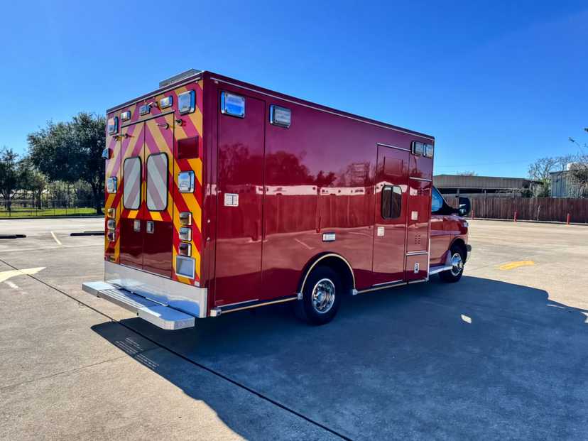 2014 Road Rescue Chevrolet Type III Ambulance — photo 3