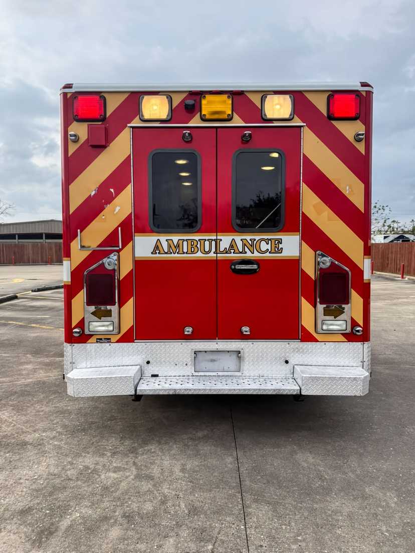 2011 Wheeled Coach Chevrolet Type III Ambulance — photo 4