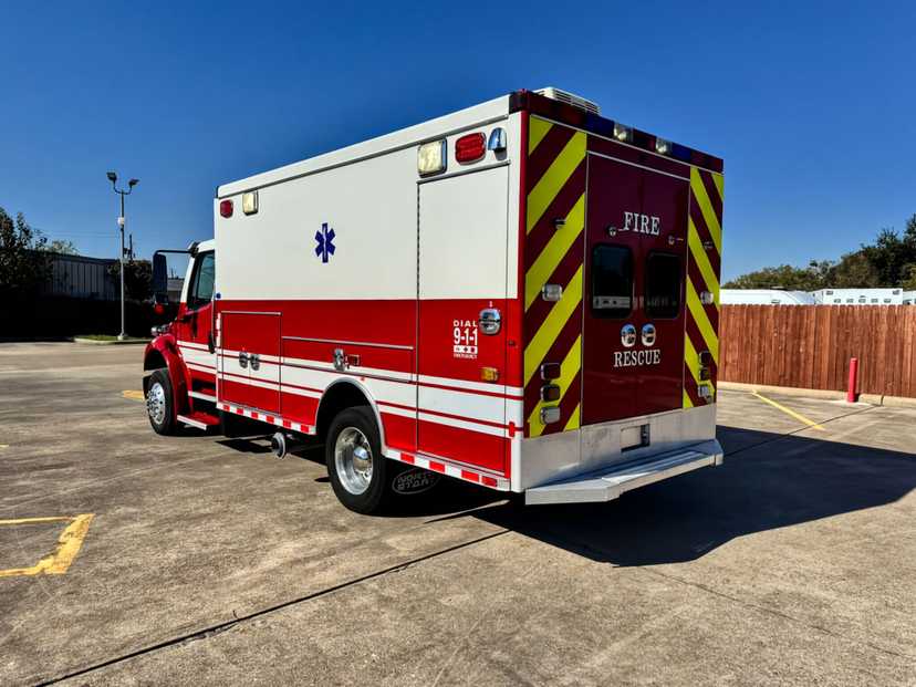 2016 Braun Freightliner Type I Ambulance — photo 3