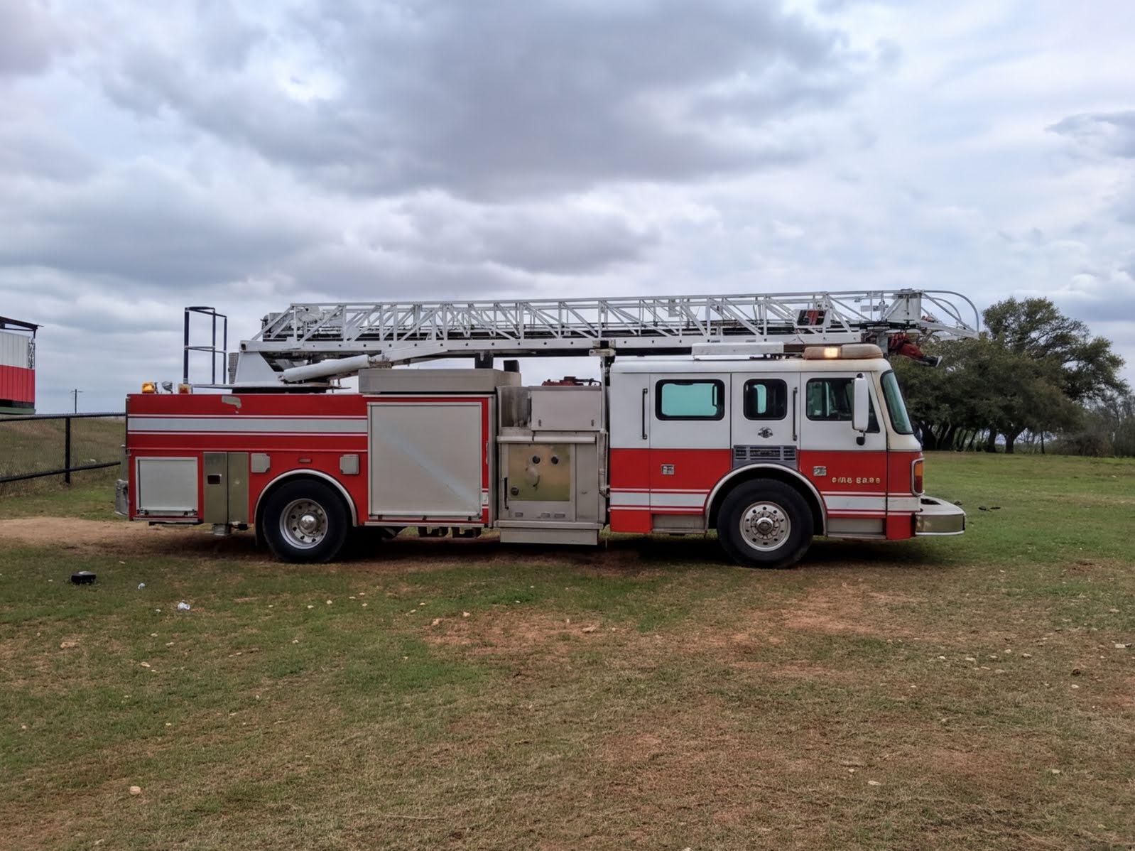 2001 American LaFrance 75' Quint - image 2