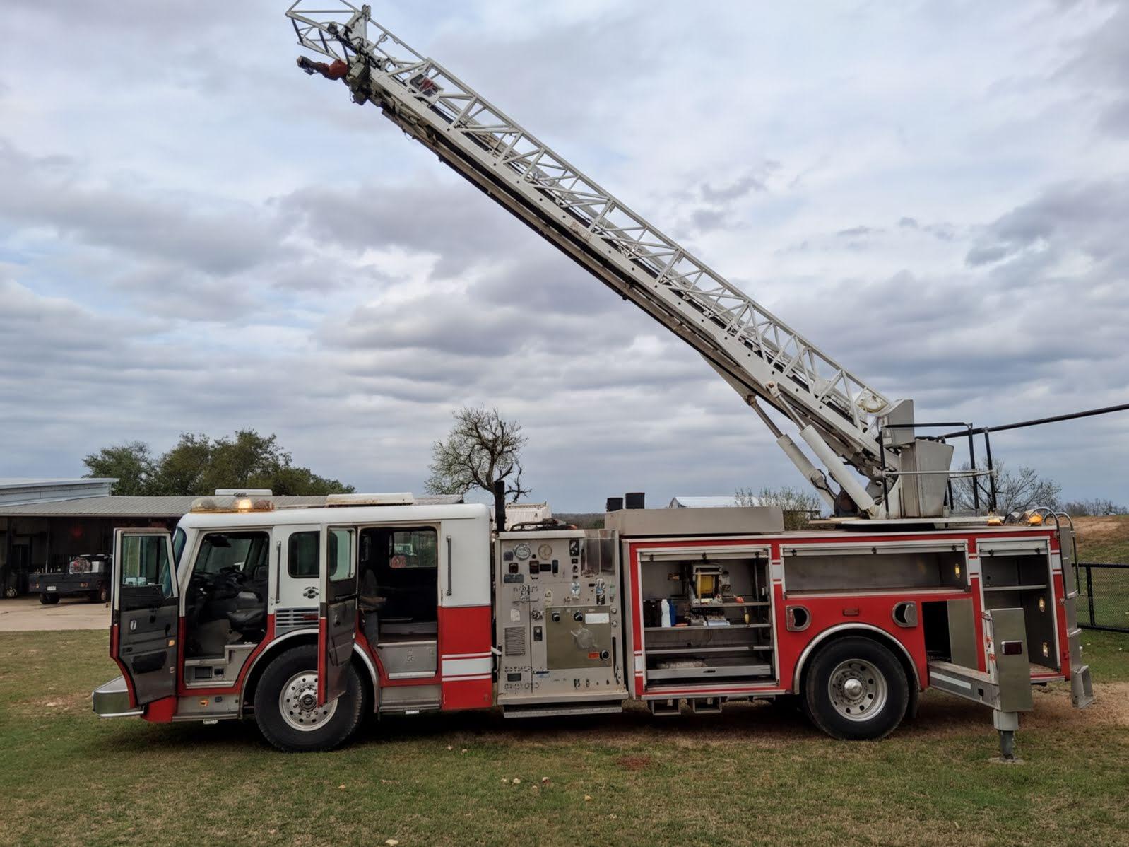 2001 American LaFrance 75' Quint - image 1