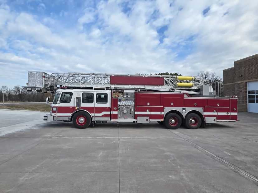 1990 E-One 95' Aerial — photo 3
