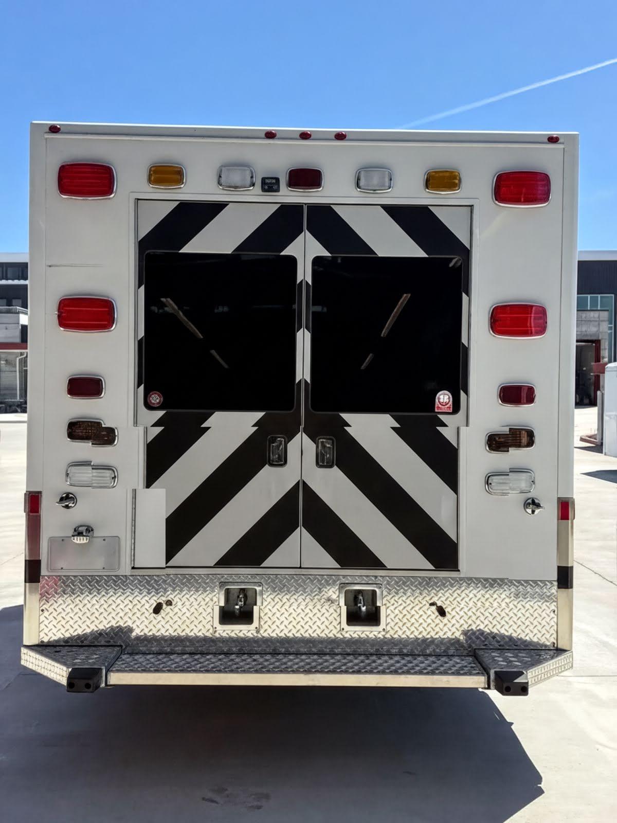2020 Demers Ford 4x4 Type I Ambulance - image 4