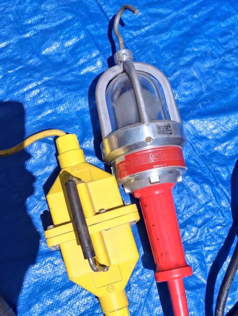 Daniel Woodhead Portable Hanging Explosion-Proof Hand Light w/Spare Bulb — photo 2