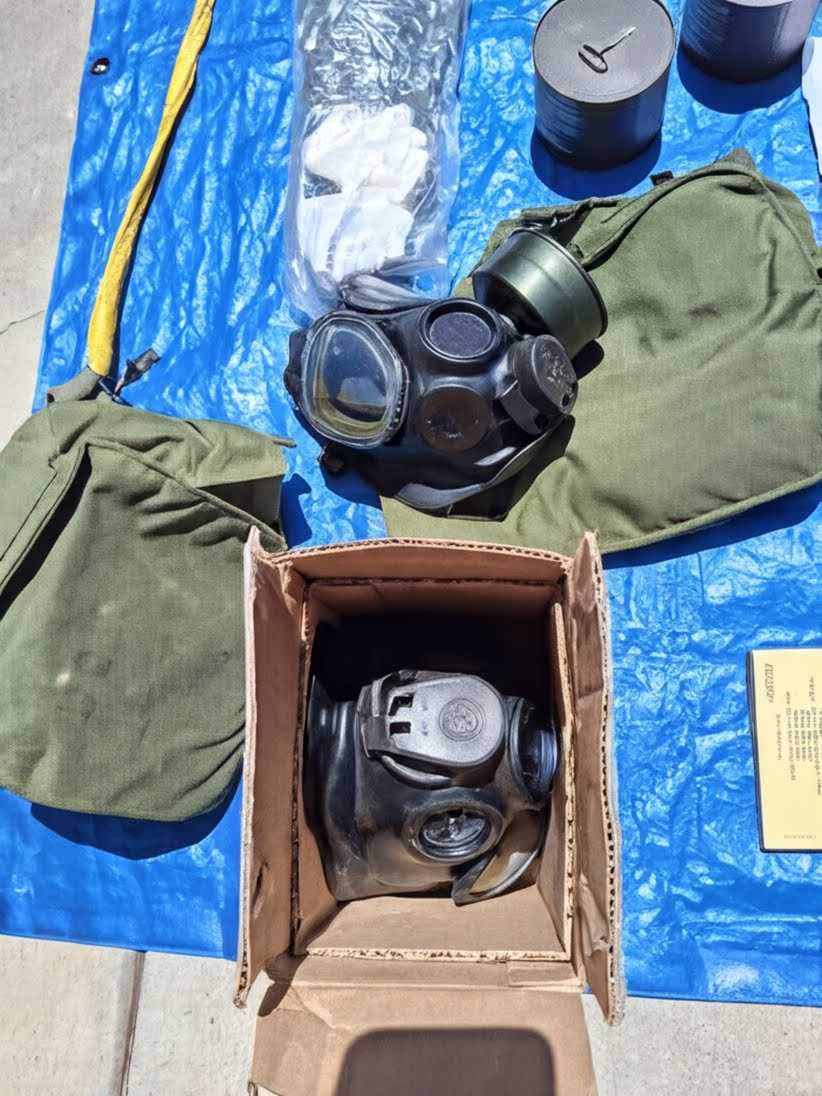US Military Issue M40A1 Protective Gas Masks Ensemble