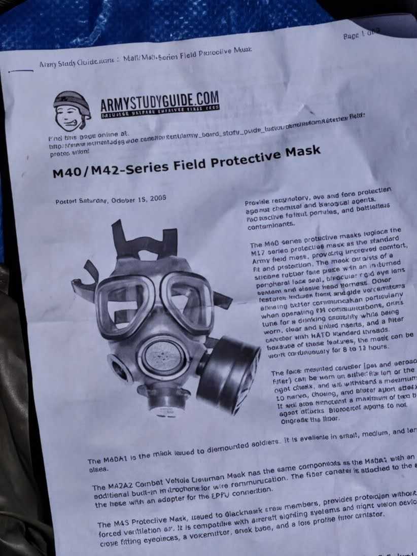 US Military Issue M40A1 Protective Gas Masks Ensemble — photo 2