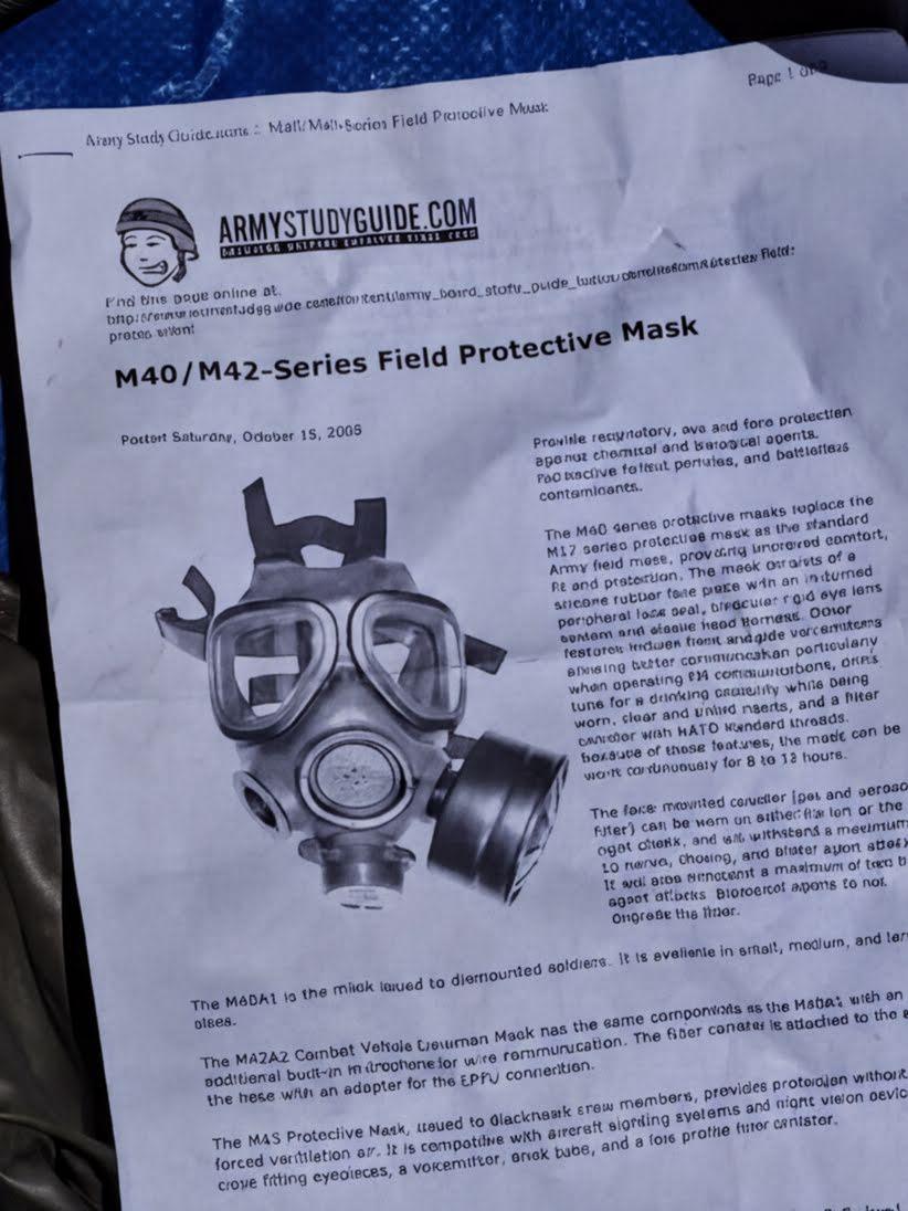 US Military Issue M40A1 Protective Gas Masks Ensemble - image 2