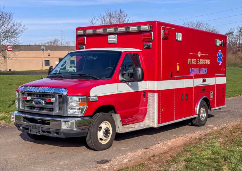 2010 PL-Custom Ford Type III Ambulance