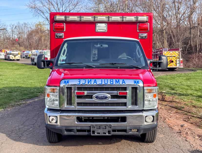 2010 PL-Custom Ford Type III Ambulance — photo 5