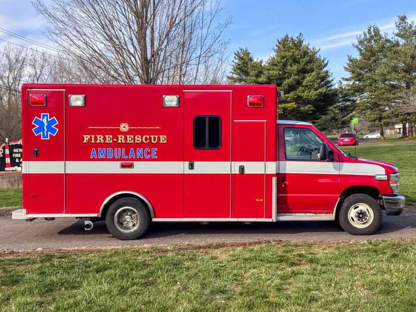 2010 PL-Custom Ford Type III Ambulance — photo 4