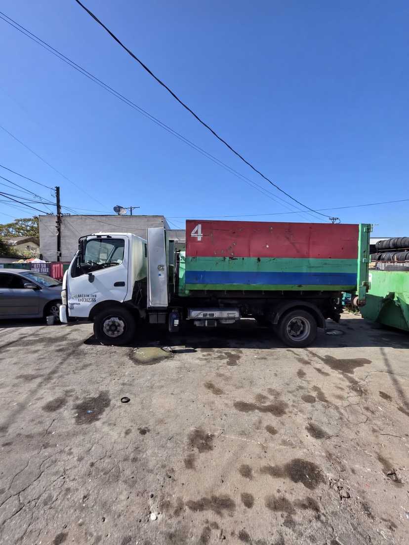 2016 Hino Hooklift — photo 2