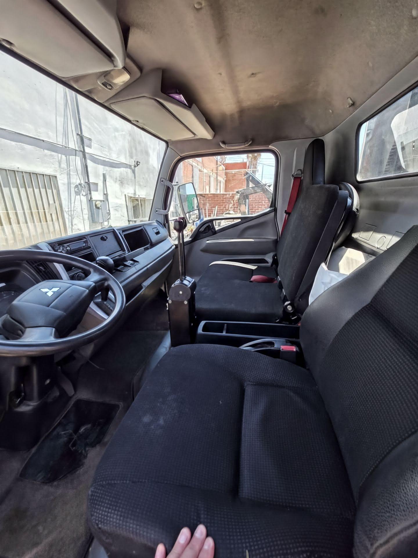 2021 Hino FUSO FE180 Hooklift - image 5