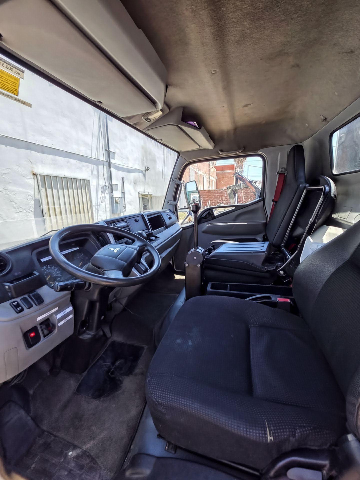 2021 Hino FUSO FE180 Hooklift - image 3