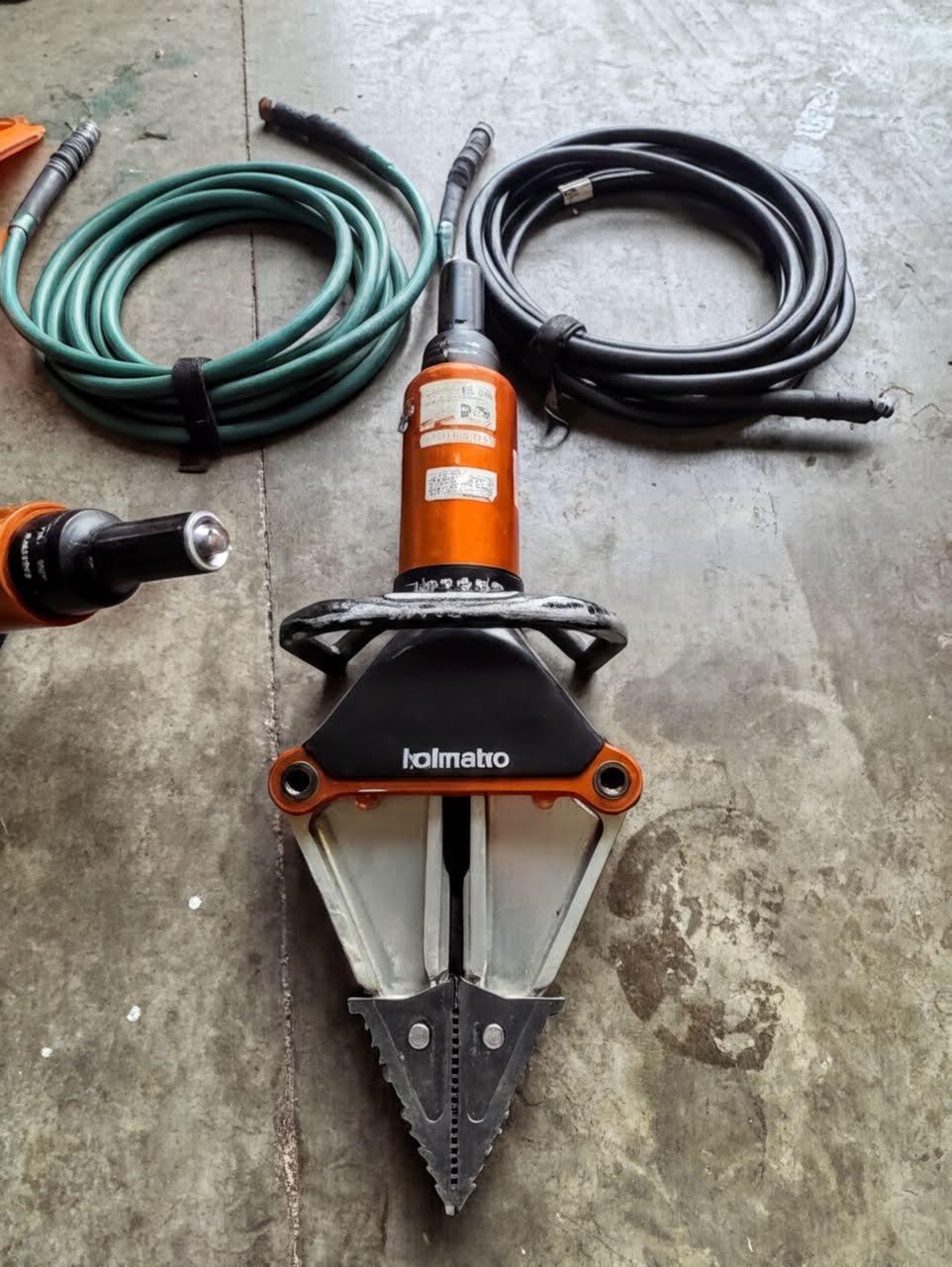 Holmatro Core Hydraulic Extrication Equipment - Spreader, Cutter, Rams, Pump - image 2