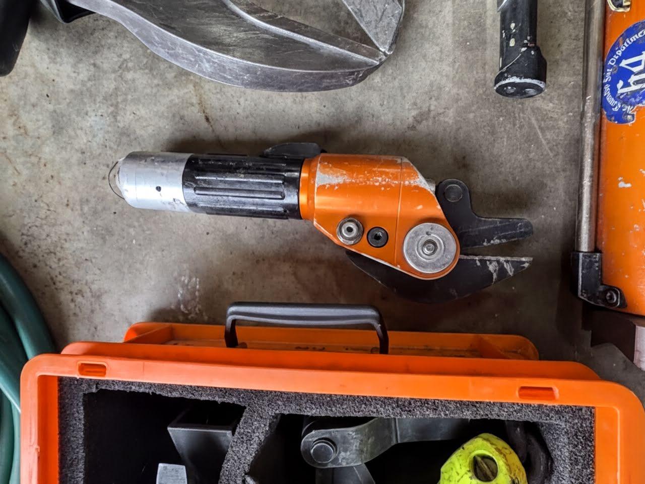Holmatro Core Hydraulic Extrication Equipment - Spreader, Cutter, Rams, Pump - image 5