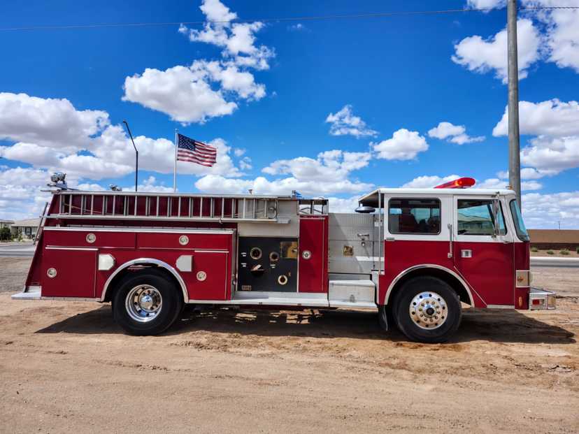 1986 Pierce E-2651 Fire Truck — photo 2