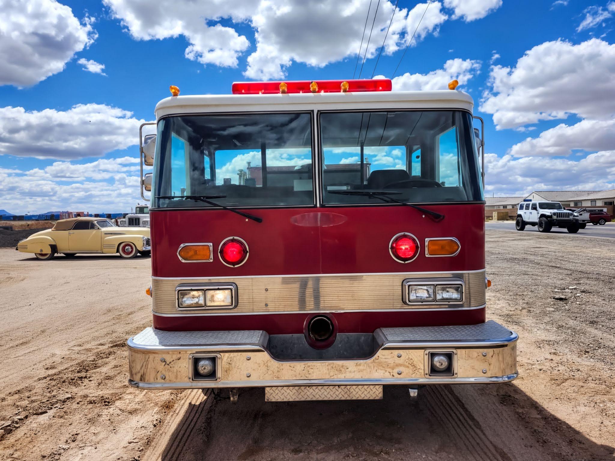 1986 Pierce E-2651 Fire Truck - image 3