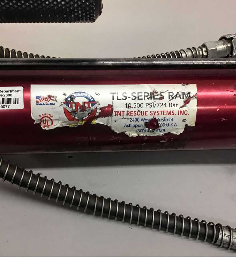 TNT RESCUE TLS SERIES RAM 10,500 PSI 724 BAR (m4) — photo 3