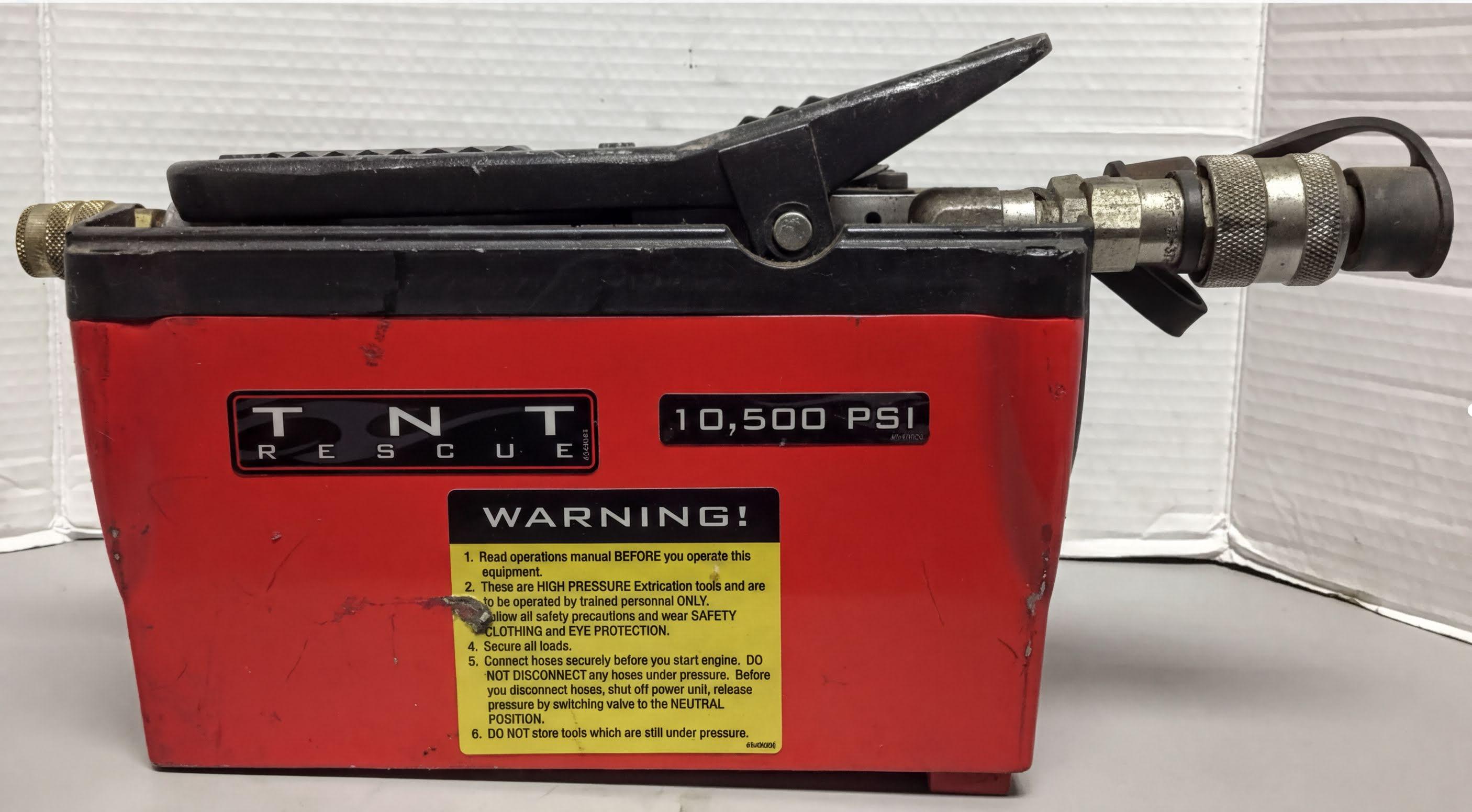 TNT Rescue ARP Pump Air Over Hydraulic 10,500PSI (r33) - image 1