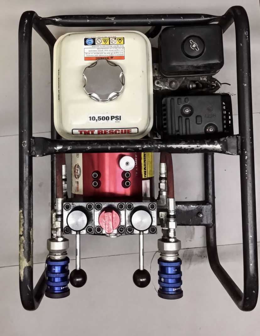 TNT Rescue ATT 6.5 Accelerator High Pressure Pump w/ Roll Cage (f10) — photo 3