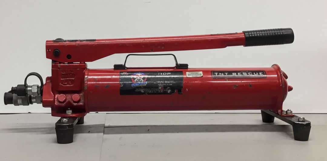 TNT Rescue HDP Portable Hydraulic Hand Pump (m8)