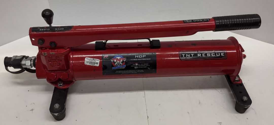 TNT Rescue HDP Portable Hydraulic Hand Pump (M9)