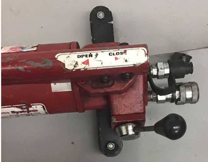 TNT Rescue P157D Model C 10,000 PSI Two-Stage Hydraulic Hand Pump (M10) — photo 5