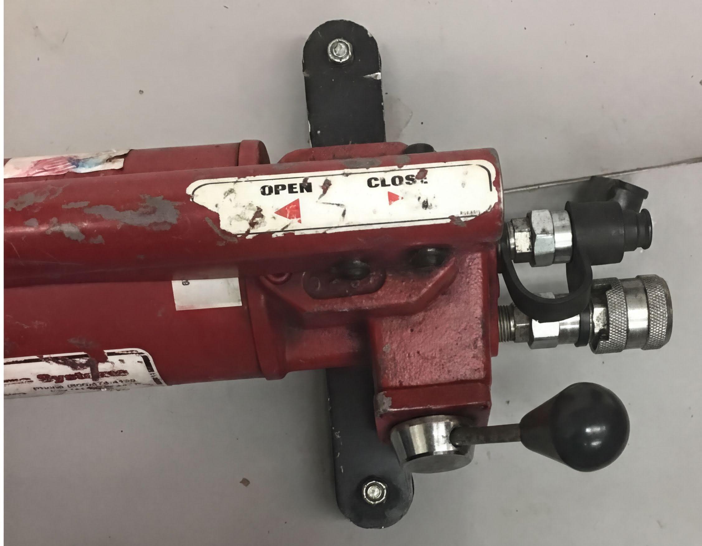 TNT Rescue P157D Model C 10,000 PSI Two-Stage Hydraulic Hand Pump (M10) - image 5