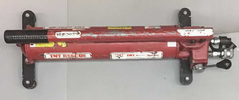 TNT Rescue P157D Model C 10,000 PSI Two-Stage Hydraulic Hand Pump (M10)