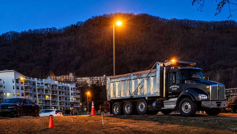 2020 Kenworth T880 Dump Truck — photo 5