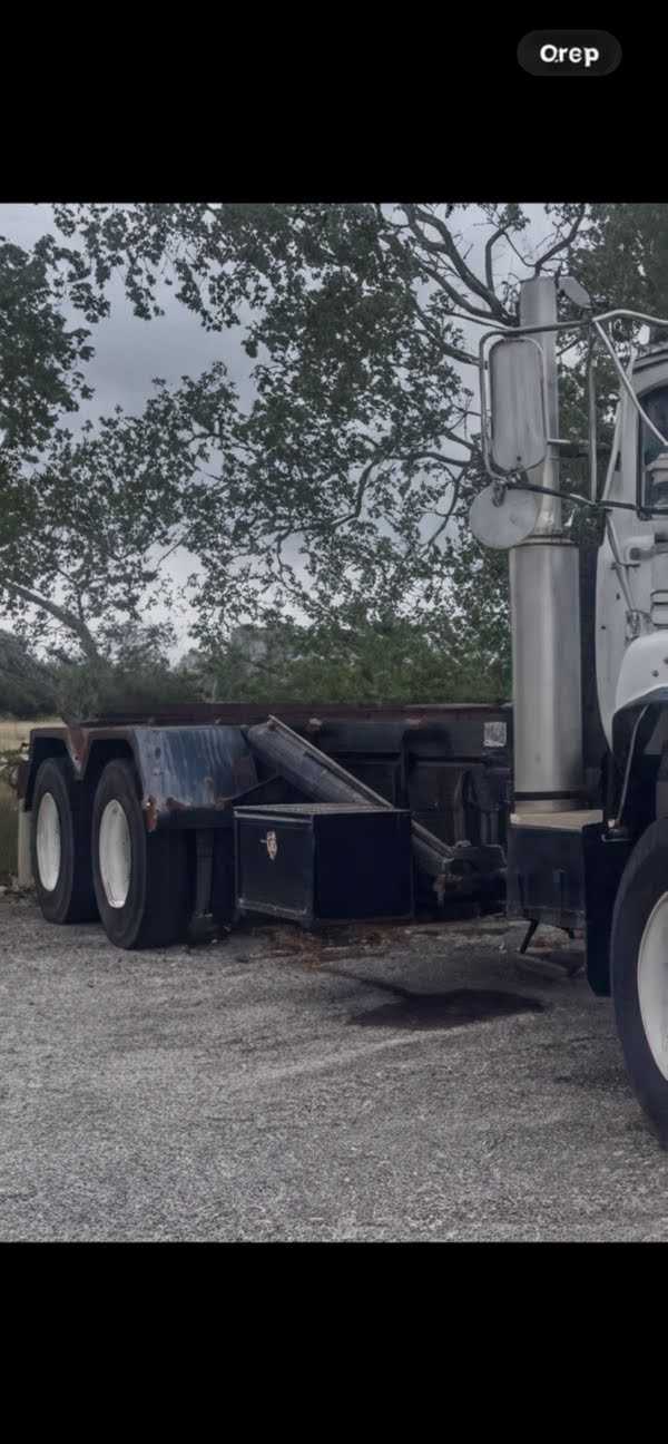 1999 Mack G&H Roll-Off — photo 3