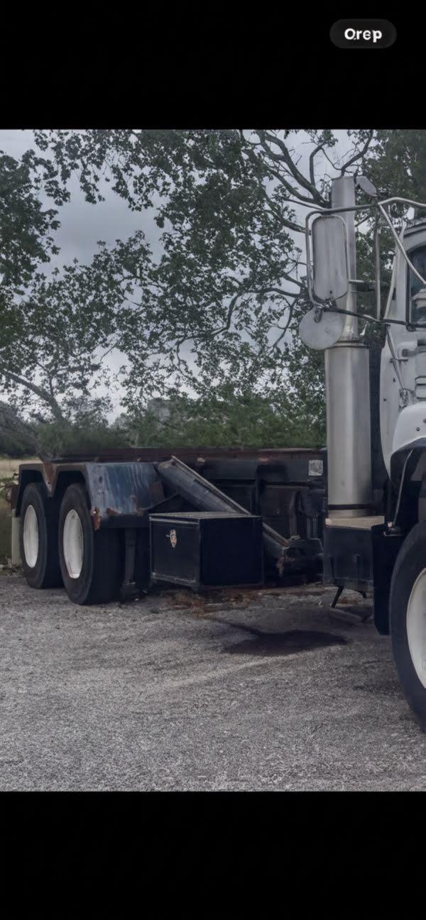1999 Mack G&H Roll-Off - image 3
